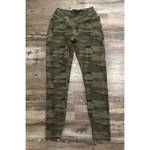 Alphalete Surface Power legging in Olive Canvas Camo Leggings Small